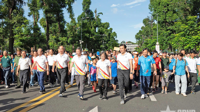 Ho Chi Minh City: Over 5.000 mennesker deltager i solidaritetsmarch.