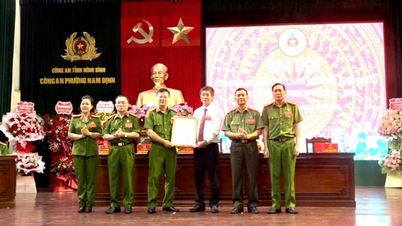 Persatuan Bekas Pegawai Keselamatan Awam Wad Nam Dinh ditubuhkan dengan menggabungkan 8 cawangan bekas pegawai keselamatan awam dari pelbagai wad.