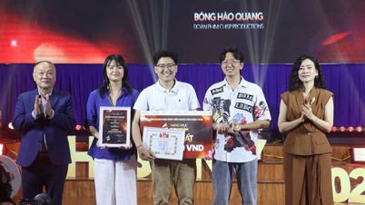 Seniman Berprestasi Trong Hai berpartisipasi dalam film yang memenangkan hadiah pertama di Festival Film Mahasiswa Humaniora.