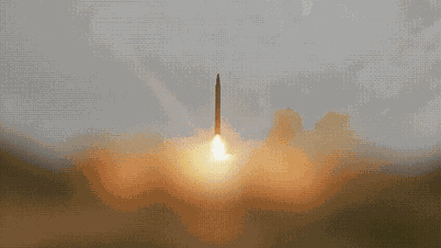L'Iran lance des missiles sur des bases américaines au Bahreïn et au Koweït.
