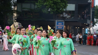 Près de 300 000 visiteurs ont assisté au Festival du Lotus de Hanoï 2026.