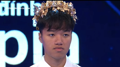 Un étudiant de la province de Nghe An a renversé la situation et remporté la couronne d'Olympia.