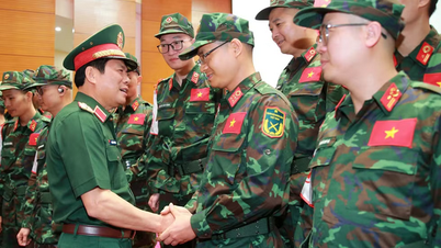 Tentara Rakyat Vietnam membantu upaya bantuan gempa bumi di Venezuela.