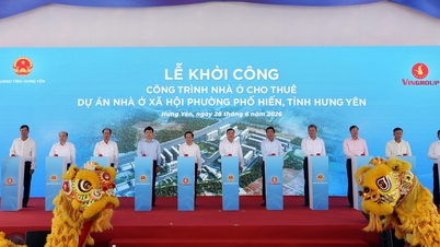 Timbalan Perdana Menteri Pham Gia Tuc menghadiri majlis pecah tanah bagi dua projek perumahan sosial di Hung Yen.