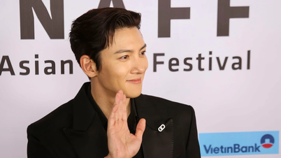 Ji Chang Wook sorgt in Da Nang für Aufsehen.