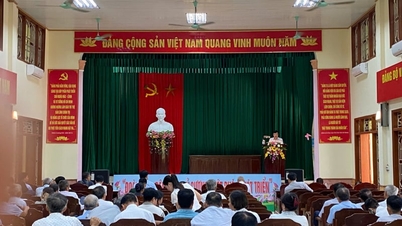 Following the latest merger of hamlets and residential areas in Hung Yen (formerly Thai Binh), how many hamlets does Dong Chau commune now have?