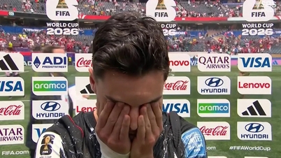 Canadian national team hero breaks down in tears, paying tribute to his late parents.