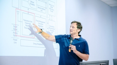Promuovere la cooperazione nella ricerca e i collegamenti internazionali grazie alla visita del professor Fabien Ferrero all'UIT.
