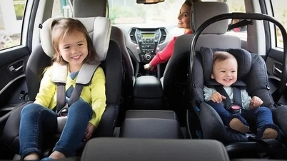 Abbiamo tre bambini piccoli e la nostra auto a cinque posti non ha abbastanza seggiolini. Cosa dovremmo fare?