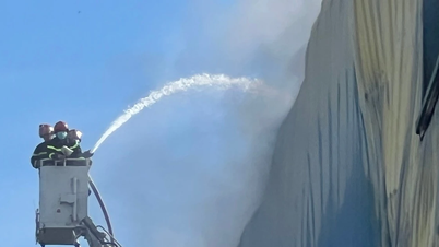 Police extinguish a major fire at An Hiep Industrial Park.