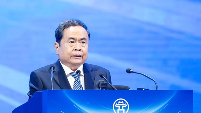 Pengerusi Dewan Undangan Negeri, Tran Thanh Man: Ubah Pelan Induk Ibu Kota Hanoi dengan segera kepada program, projek dan kerja khusus.