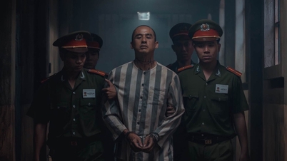 Vietnamese screen heartthrobs undergo a transformation in the film "Happy Prison".