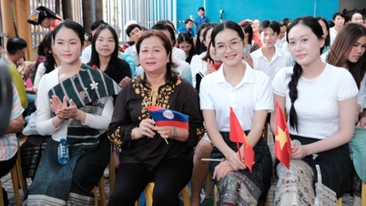 Ciudad Ho Chi Minh: El festival "Familia Vietnam-Laos-Camboya" fomenta la amistad.