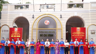 De culturele ruimte Ho Chi Minh werd ingehuldigd in het hoofdkwartier van het partijcomité en het volkscomité van Ho Chi Minh-stad.