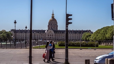 Paris forbyder alkoholindtagelse på offentlige steder for at bekæmpe hedebølgen.