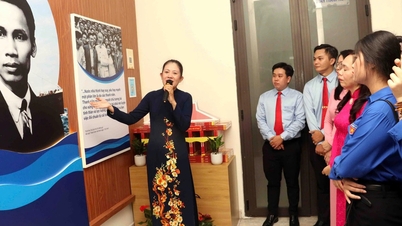 Der „Ho-Chi-Minh-Kulturraum“ wurde im Hauptquartier des Volkskomitees von Ho-Chi-Minh-Stadt eingeweiht.