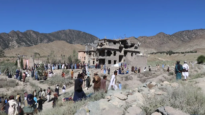 Pakistan har dræbt snesevis af mennesker ved at iværksætte luftangreb i den afghanske grænseprovins.