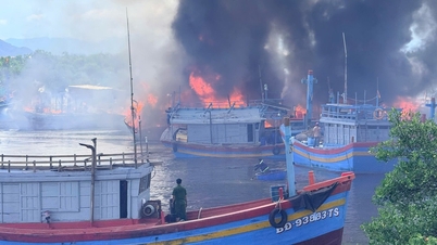 Gia Lai: Numerosos barcos de pesca quedaron reducidos a cenizas en la zona de fondeo de la laguna de Thi Nai.