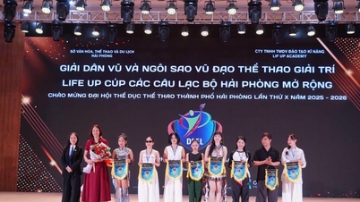 Cerimonia di premiazione per la stella della danza popolare e della danza sportiva della Life Up Hai Phong Open Cup 2026
