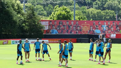 “World Cup thứ hai” diễn ra ngoài sân cỏ