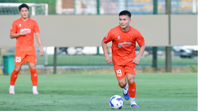 Quang Hai retains the captain's armband, and Xuan Son makes his first appearance in the leadership team of the Vietnamese national team.