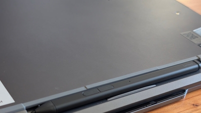 ThinkPad X1 2-in-1 Gen 11: طراحی جدید جایگاه شارژ قلم، زیبا اما نه بی‌نقص است.