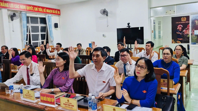 ក្រុមប្រឹក្សាប្រជាជនសង្កាត់ថុងញ៉ាត់បានអនុម័តសេចក្តីសម្រេចសំខាន់ៗមួយចំនួននៅក្នុងសម័យប្រជុំពិសេសរបស់ខ្លួន។