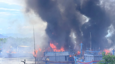 Τζία Λάι: 15 αλιευτικά σκάφη τυλίχθηκαν στις φλόγες το μεσημέρι, προκαλώντας ζημιές δισεκατομμυρίων ντονγκ.