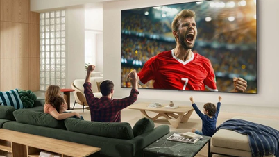 [GALLERI] LG 115-tommer TV forvandler stue til et stadion
