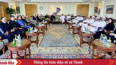 Oman en Iran voeren gesprekken over Hormuz.