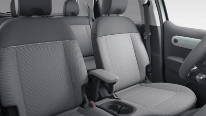 SUV Hyundai, yang dijuluki 'Electric Grand i10,' menawarkan desain yang berkelas, jangkauan 360 km per pengisian daya, interior mewah, dan harga yang terjangkau.