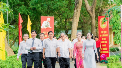 Etelä-Vietnamin kansan horjumaton uskollisuus presidentti Ho Tši Minhille.