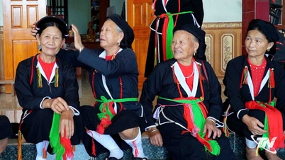 Préserver les costumes traditionnels du groupe ethnique San Diu.