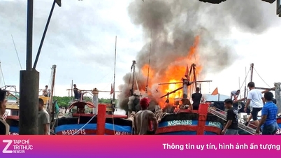 L'incendio divampò con violenza, distruggendo tre pescherecci.