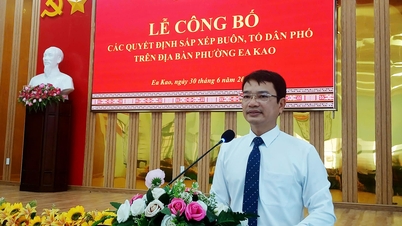 Ea Kao công bố các quyết định sắp xếp lại buôn, tổ dân phố