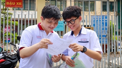 A cidade de Ho Chi Minh anuncia as notas de corte para o exame de admissão ao 10º ano em 2026: a taxa de aprovação nas escolas públicas ultrapassa 100% da meta.
