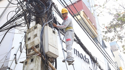 Menyusun dan mengemas kabel telekomunikasi memastikan keselamatan dan kesopanan bandar.