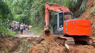 Rapid response to landslides, opening a road to Phiêng Phàng tourist village.