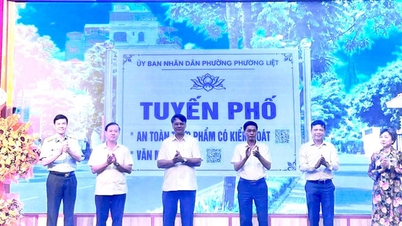 Wad Phuong Liet melancarkan "Jalan Keselamatan Makanan Terkawal" di Jalan Le Trong Tan.