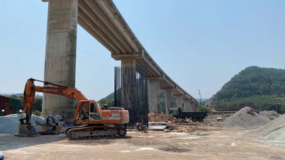ला सोन-होआ लियन एक्सप्रेसवे पर 9 या उससे अधिक सीटों वाली यात्री बसों और 6 या उससे अधिक एक्सल वाले ट्रकों पर प्रतिबंध अभी भी प्रभावी है।