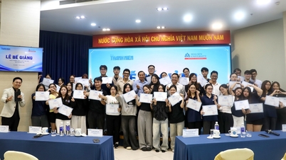 Studenten der Hoa Sen Universität absolvierten einen Kurs über Nachrichten- und Reportageproduktion bei der Zeitung Thanh Nien.