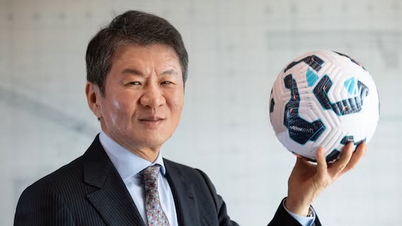 Zuid-Koreanen zijn woedend over het enorme geldbedrag dat de voetbalbond naar verluidt heeft 'verspild'.