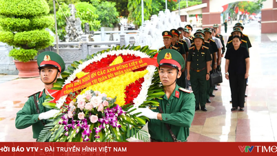 Quang Ngai: گرے ہوئے فوجیوں کی باقیات کی تلاش کے لیے 500 دن اور رات کی مہم میں حصہ لینے والی افواج کا معائنہ اور حوصلہ افزائی کرنا۔