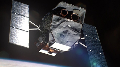 NASA berlumba-lumba untuk menyelamatkan balai cerap yang hampir 'jatuh bebas' ke Bumi.