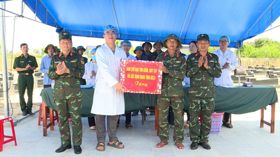 សួរសុខទុក្ខ និងលើកទឹកចិត្តកងកម្លាំងមុខងារដែលកំពុងអនុវត្តយុទ្ធនាការ ៥០០ ថ្ងៃ និងយប់នៅឃុំប៊ិញហៀប និងប៊ិញភូ។