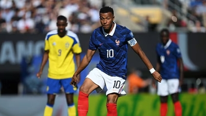 Match de football en direct France 3-0 Suède : Mbappé inscrit un doublé et dépasse Messi.