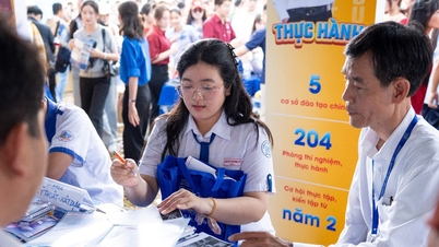 Pelajar sekolah menengah atas memilih jurusan mereka daripada 'matriks' bidang pengajian popular.