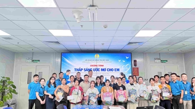 L'Union technologique Fukang soutient les enfants studieux de ses membres.