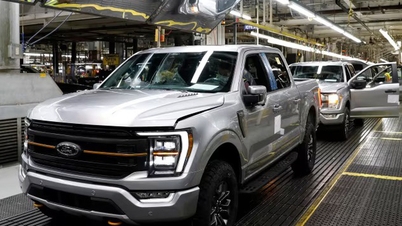 Компания Ford отзывает более 741 000 автомобилей из-за дефекта трансмиссии, который может привести к самопроизвольному откатыванию автомобиля.