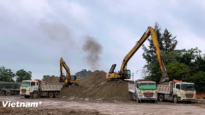 Jalan tol Chau Doc-Can Tho-Soc Trang masih menghadapi kekurangan bahan bangunan.